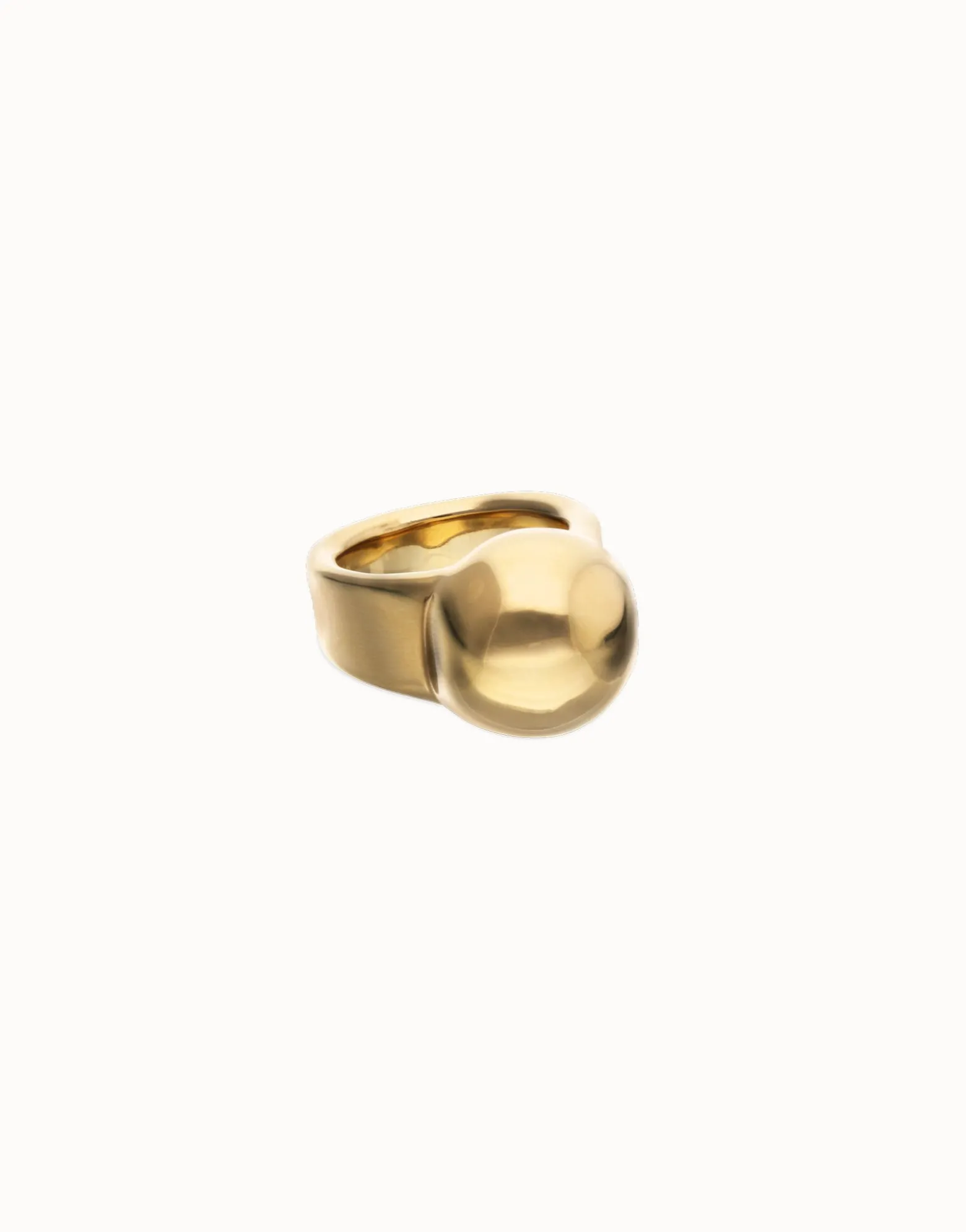 Anillo bañado en oro 18k con forma de esfera