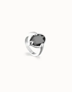 Anillo bañado en plata con cristal facetado ovalado negro