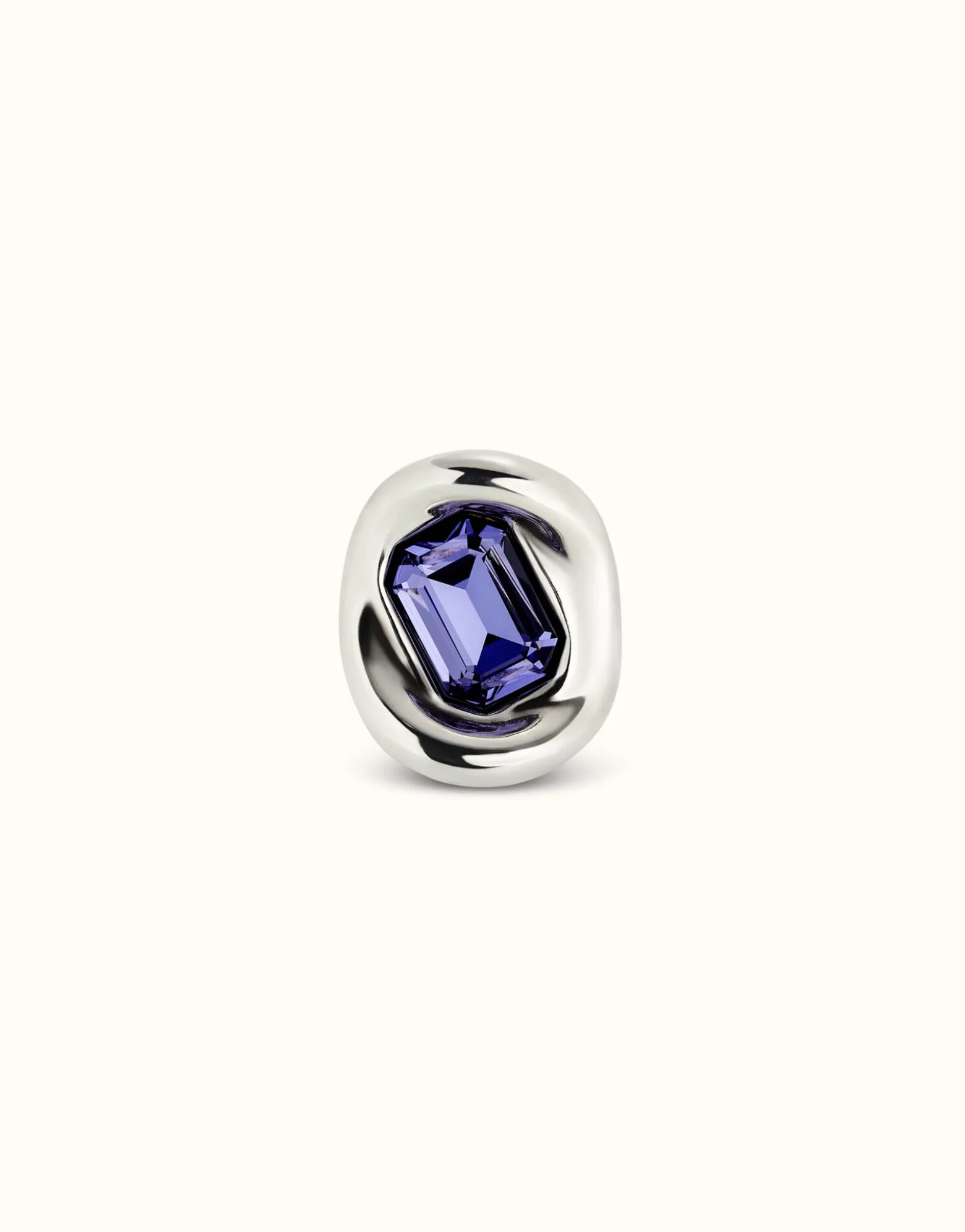 Anillo bañado en plata de ley con cristal morado