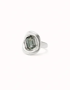 Anillo bañado en plata de ley con cristal gris