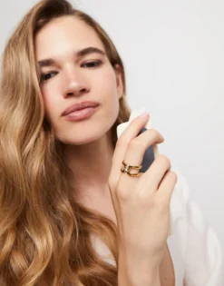 Anillo doble bañado en oro 18k con topacio blanco