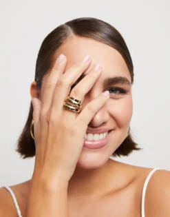 Anillo irregular bañado en oro de 18k