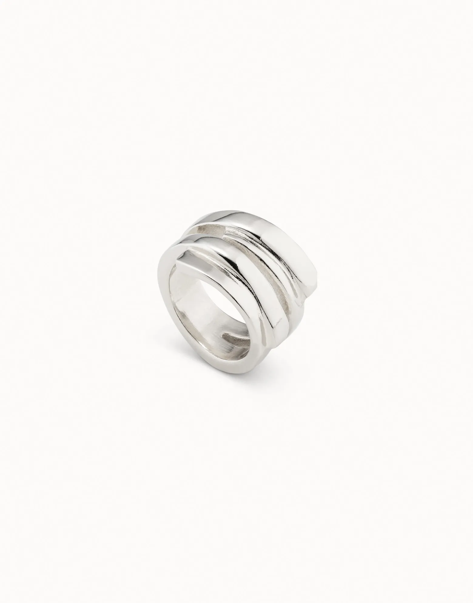Anillo irregular bañado en plata de ley
