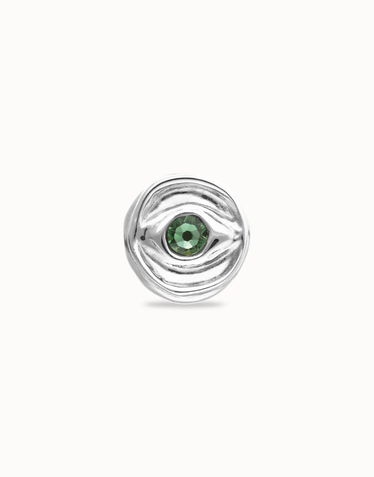 Anillo tipo sello en plata de ley y forma de ojo con cristal facetado verde