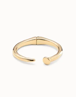 Brazalete con forma de clavo bañado en oro de 18k
