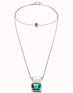 Cadena doble bañada en plata de ley con cristales verdes
