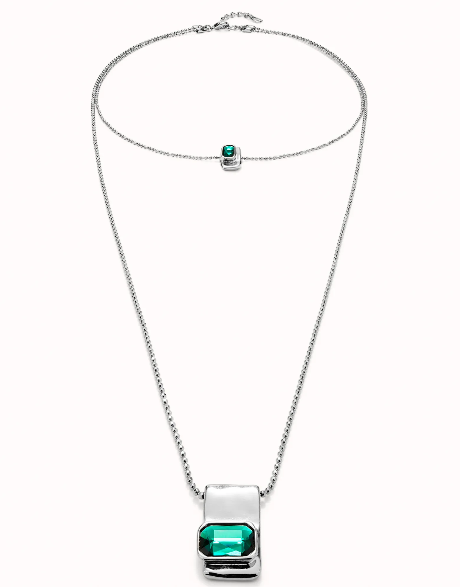 Cadena doble bañada en plata de ley con cristales verdes