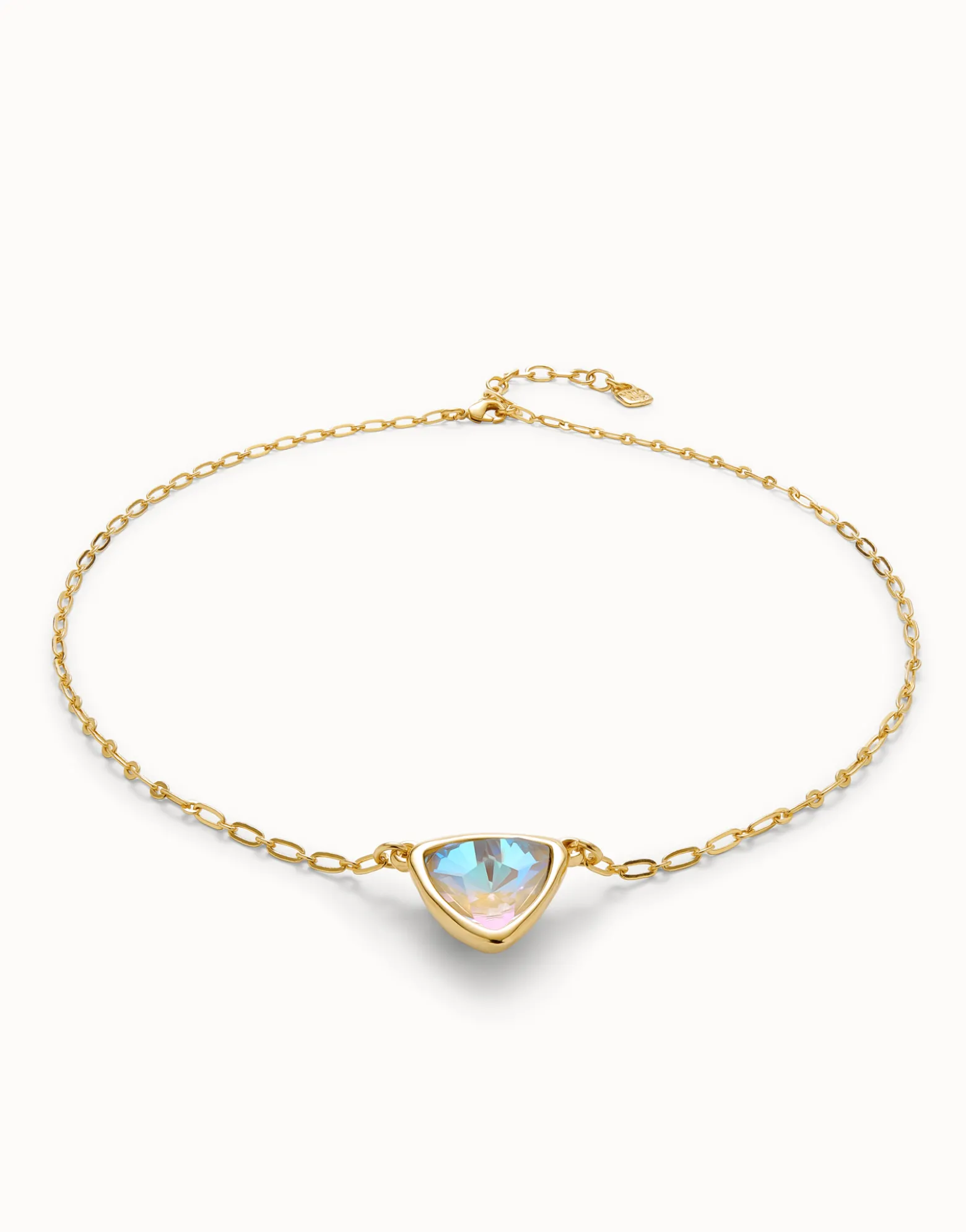 Colgante bañado en oro 18k de eslabones con triangulo y cristal multicolor