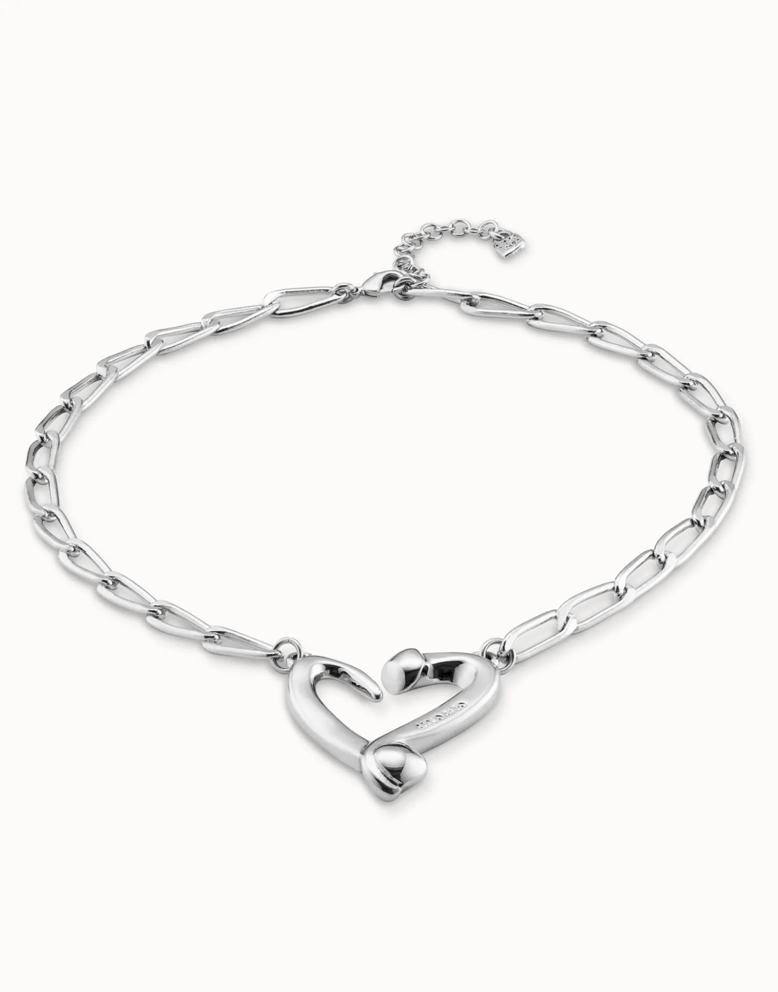 Colgante de plata de ley de eslabones y corazón