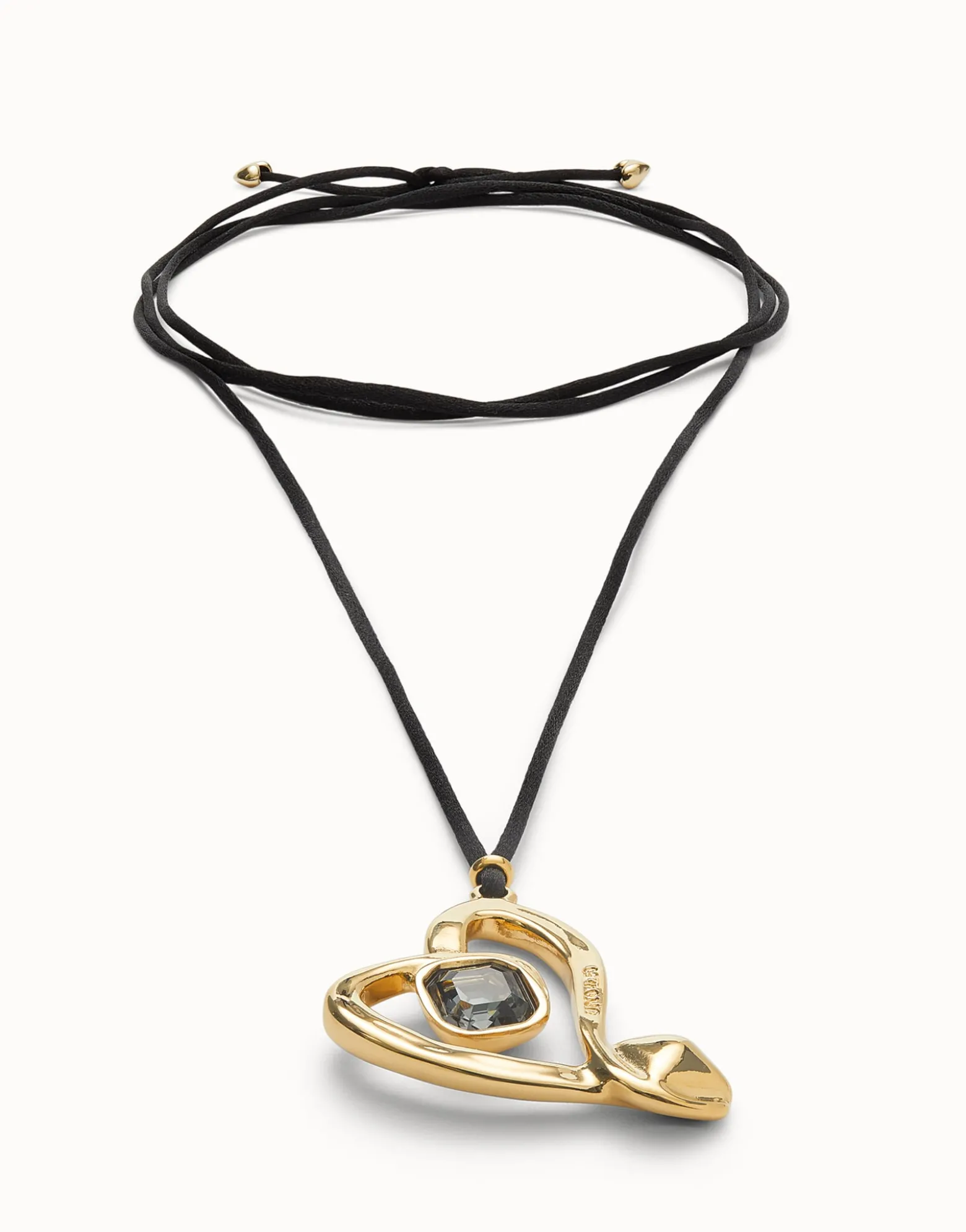 Colgante largo de cordón efecto seda con corazón central con cristal negro