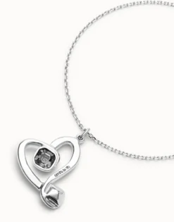 Colgante mediano bañado en plata de ley y corazón con cristal negro