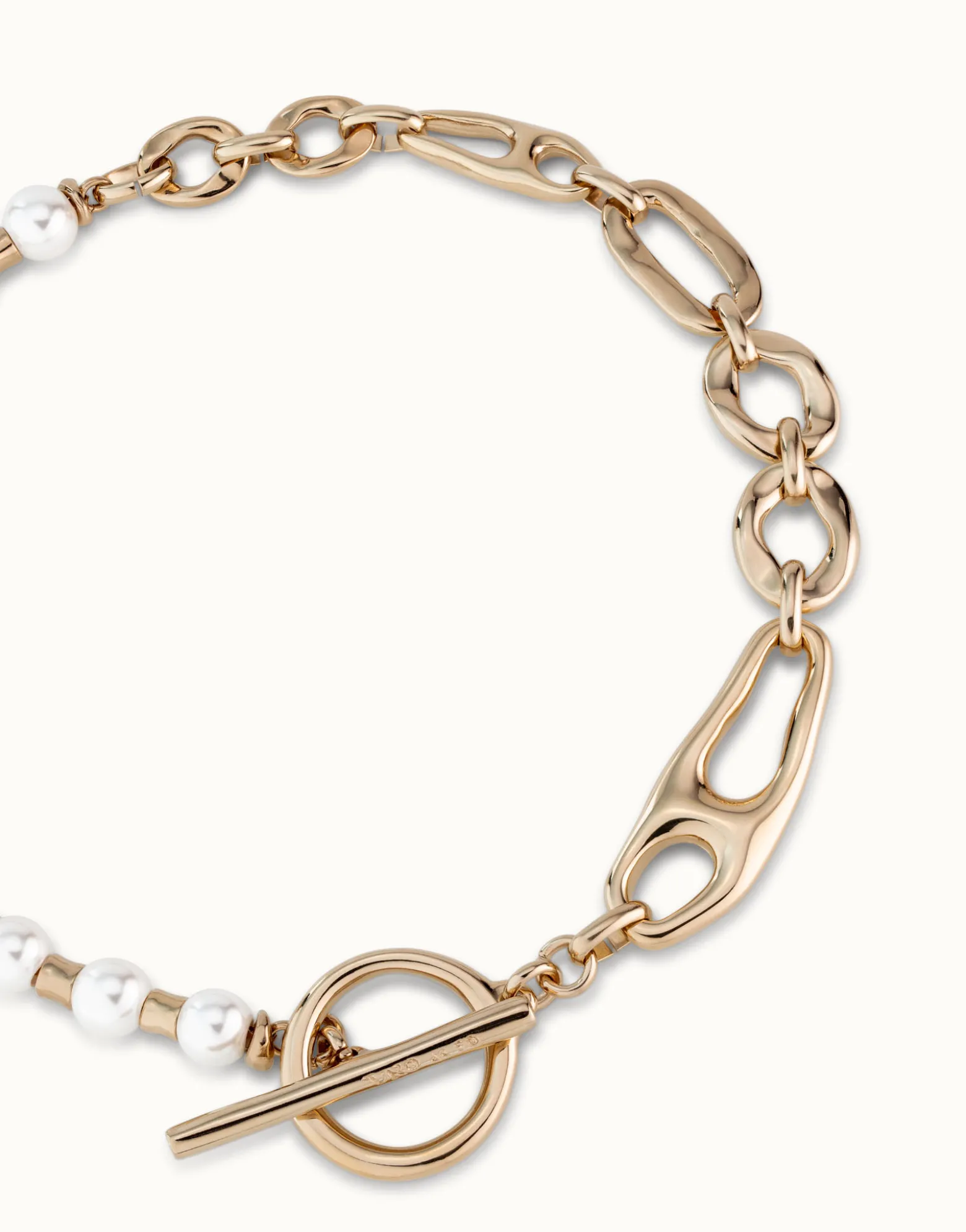 Collar bañado en oro 18K con combinación de eslabones y perlas