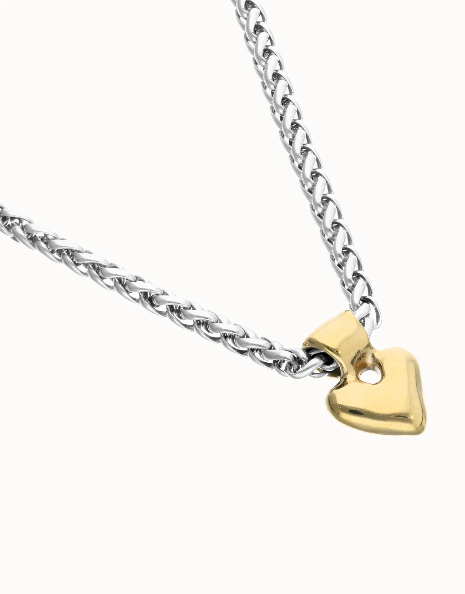 Collar bañado en oro 18k con detalle de corazón pequeño