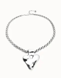 Collar bañado en plata con cadena gruesa y detalle de corazón