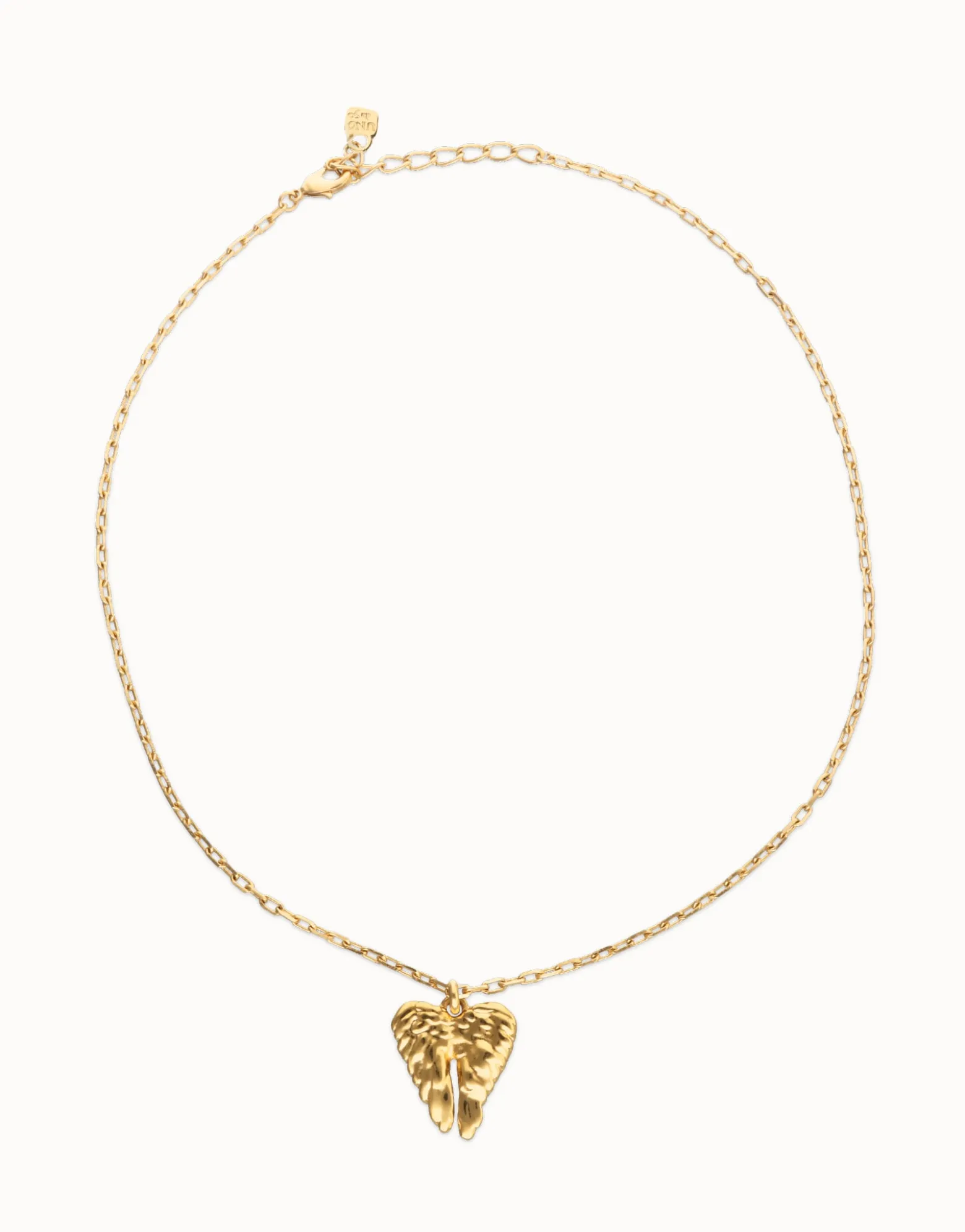 Collar corto bañado en oro 18k con detalle de alas