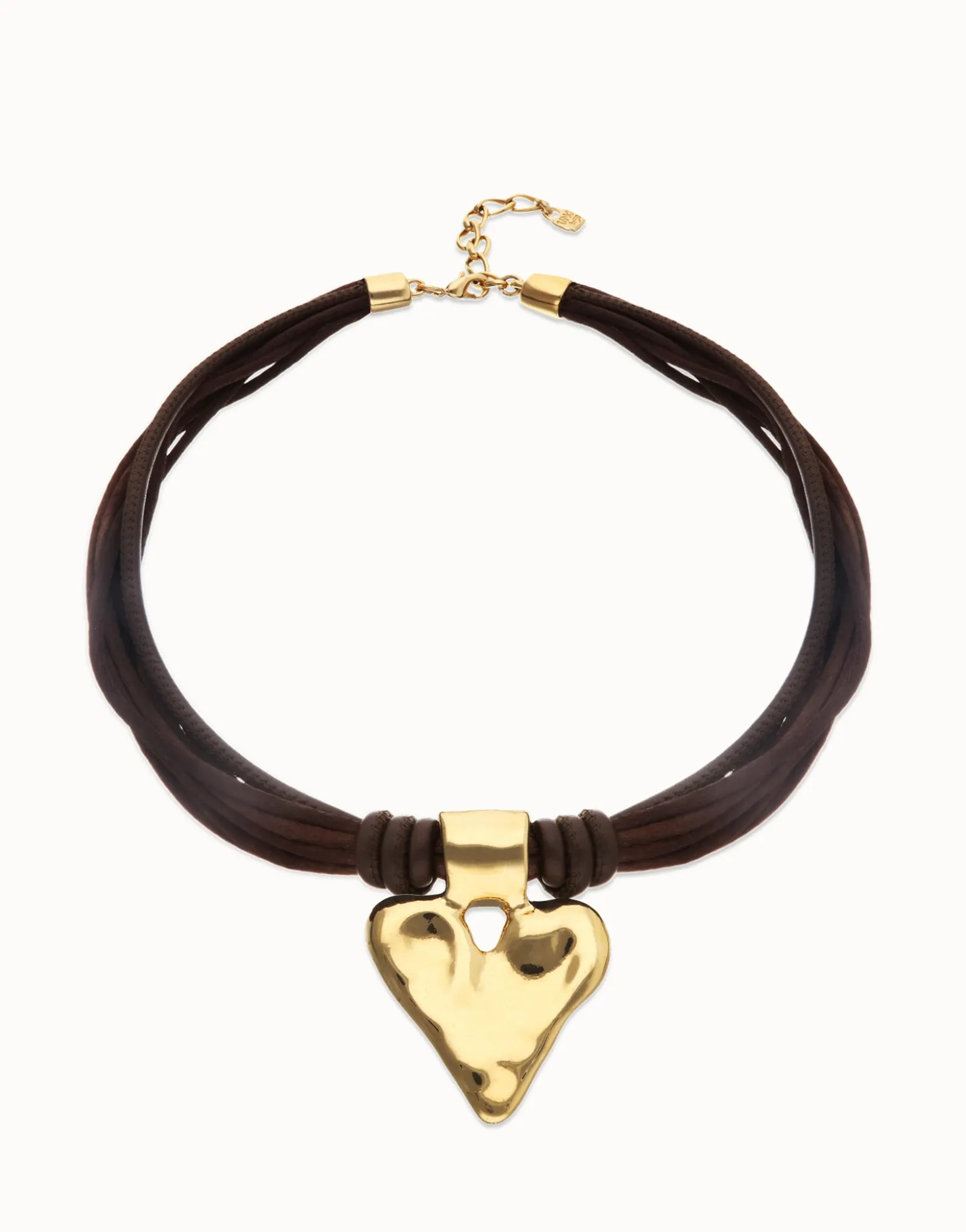 Collar hilo de seda y cuero con detalle de corazón bañado en oro 18k