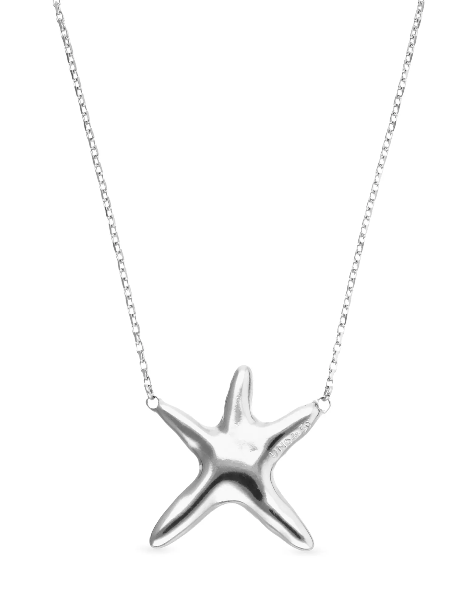 Collar medio bañado en plata con estrella de mar