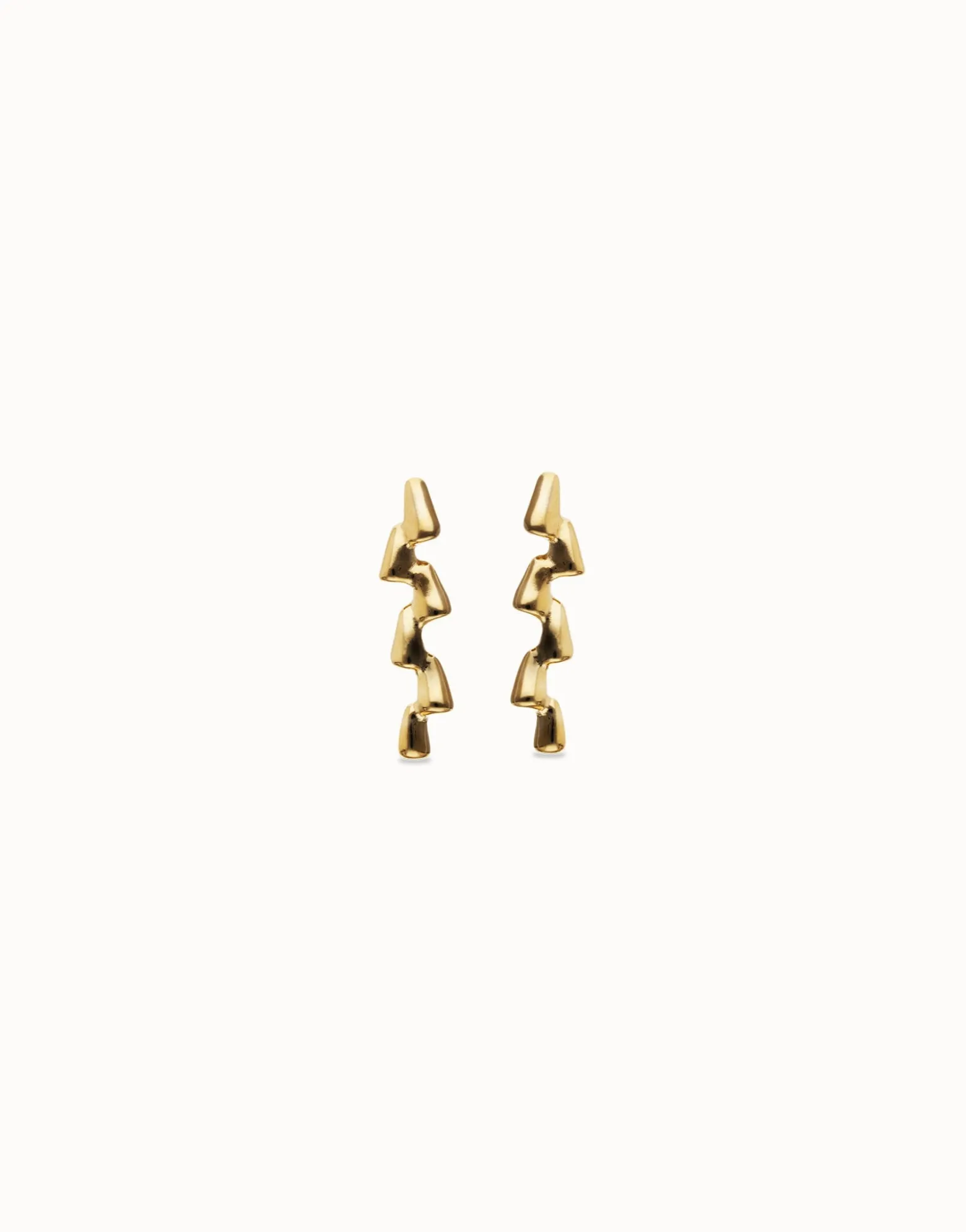 Pendientes alargados en zig-zag bañados en oro 18k