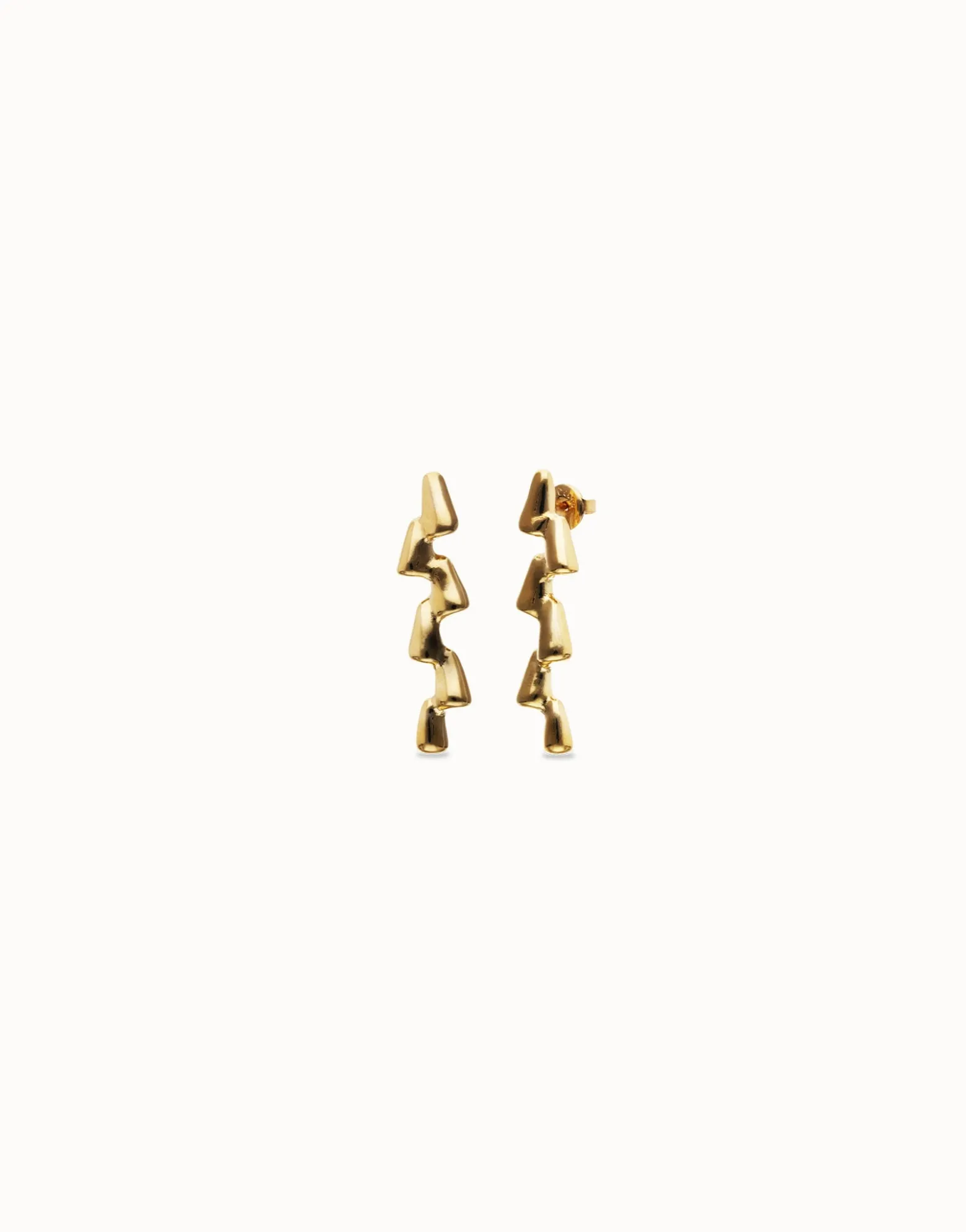 Pendientes alargados en zig-zag bañados en oro 18k