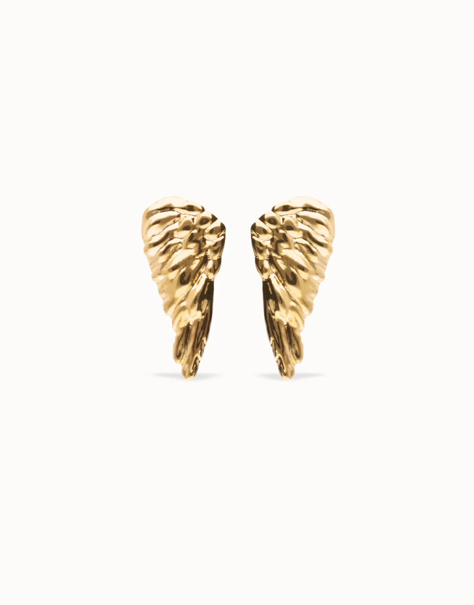 Pendientes bañados en oro 18k con forma de alas