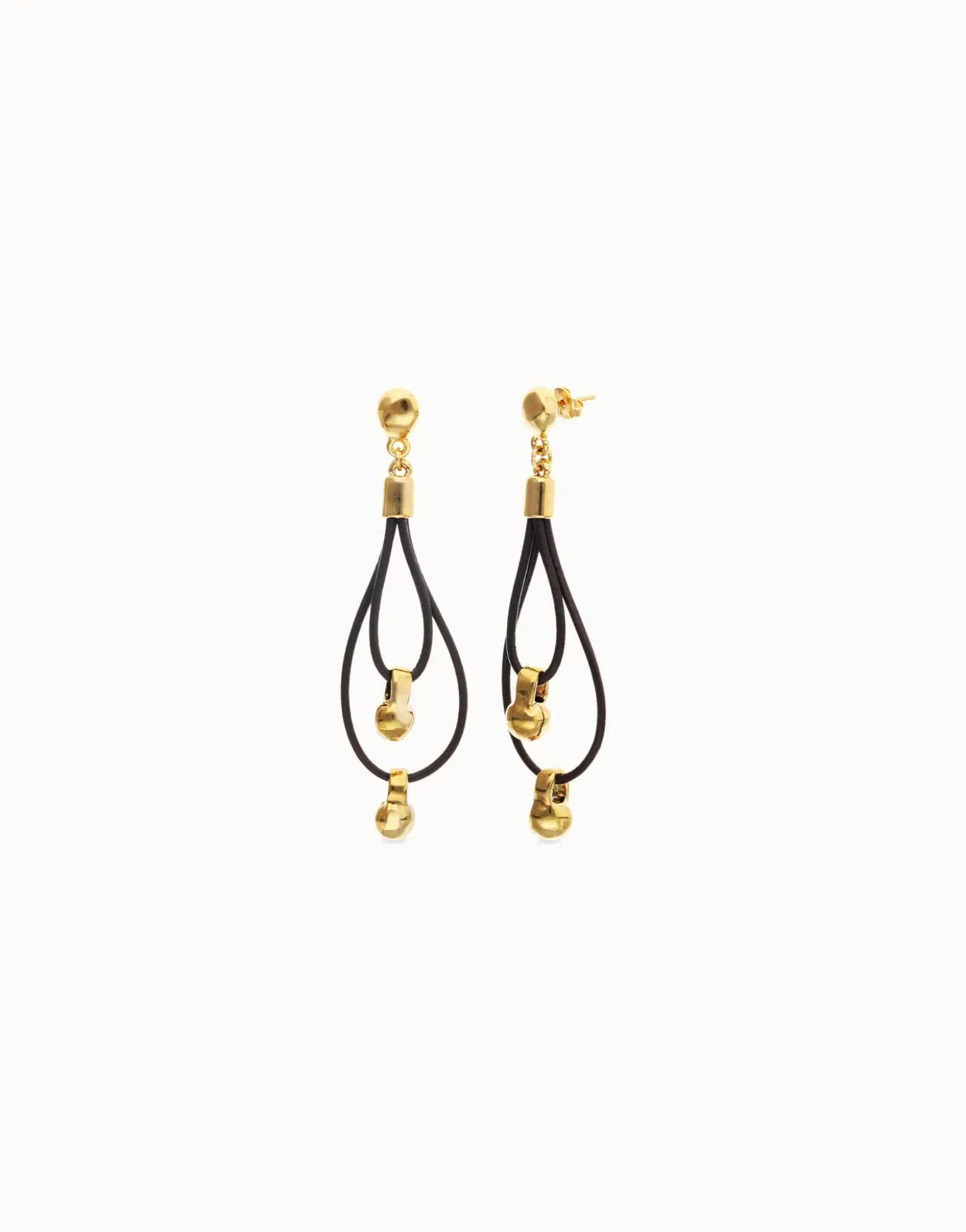 Pendientes de cuero largo doble con detalle de esfera bañado en oro 18k