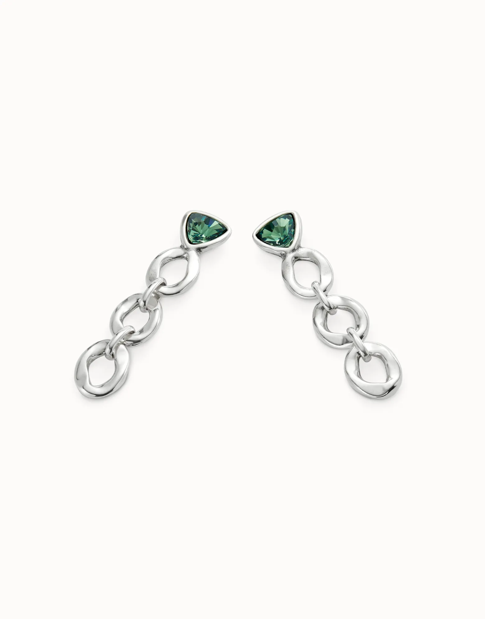 Pendientes largos con eslabones y cristal verde triangular