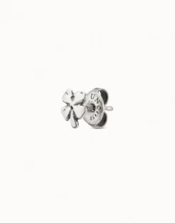 Piercing bañado en plata de ley de trébol