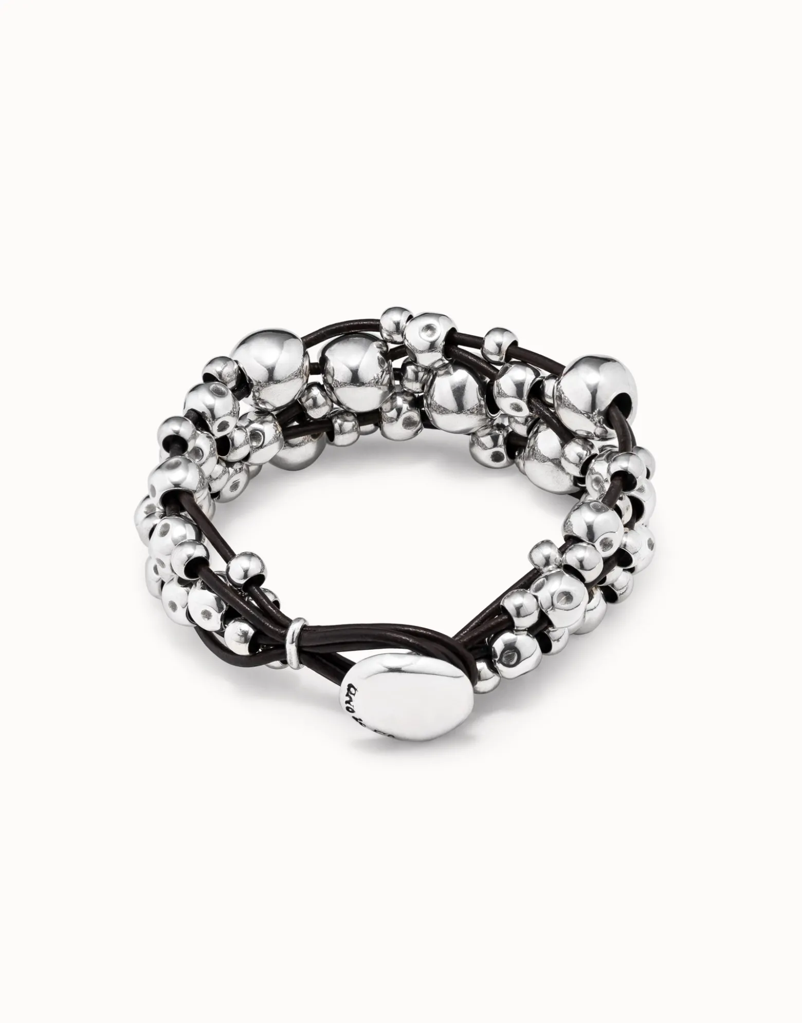 Pulsera ancha de cuero bañada en plata de ley