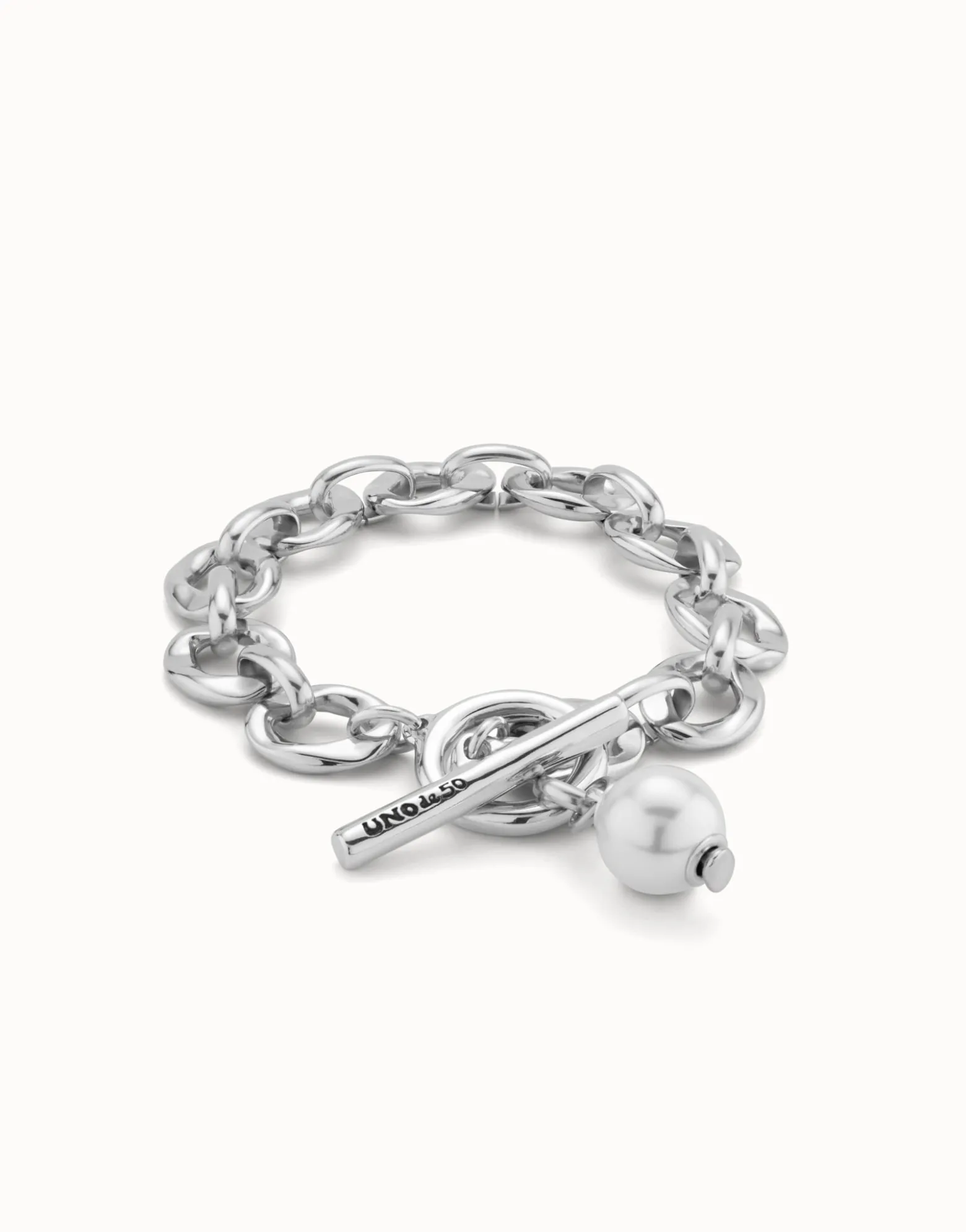 Pulsera bañada en plata de ley con eslabones y charm de perla