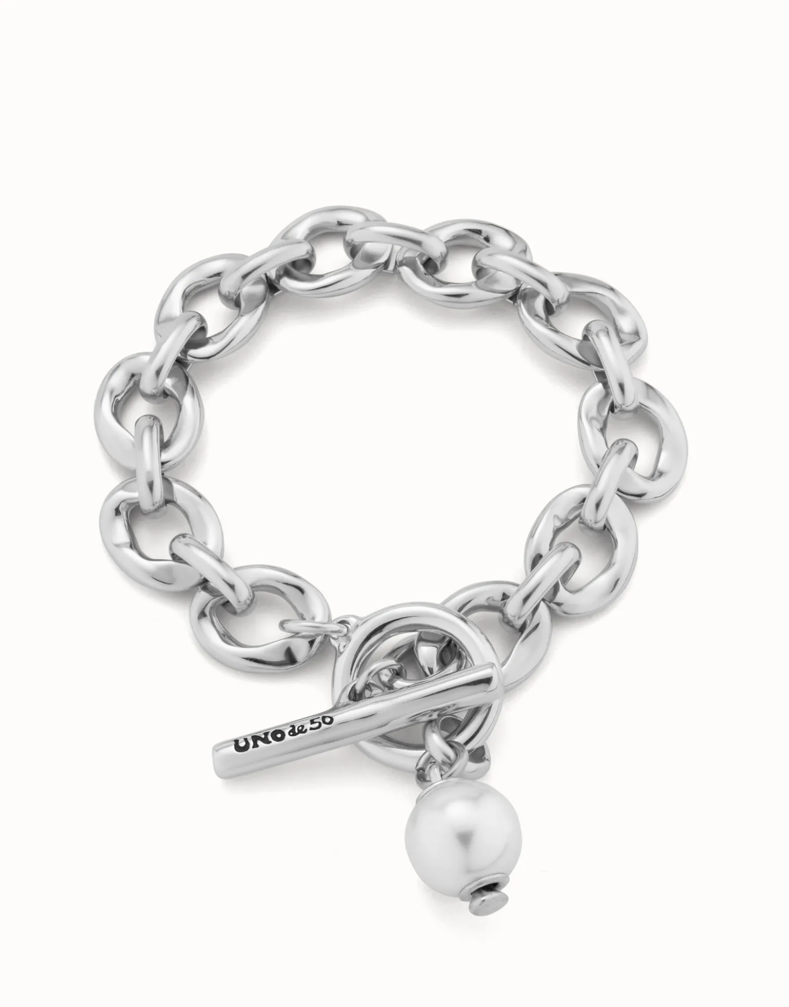 Pulsera bañada en plata de ley con eslabones y charm de perla
