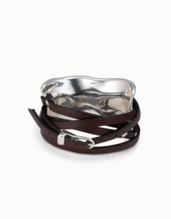 Pulsera bañada en plata de ley con tiras de cuero