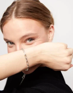 Pulsera con eslabones grandes bañada en plata de ley