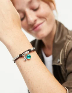 Pulsera de bolas bañadas en plata de ley con cristal de murano verde