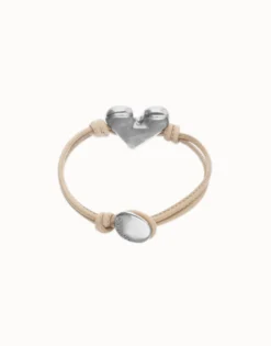 Pulsera de cuero camel con detalle de corazón bañado en plata de ley