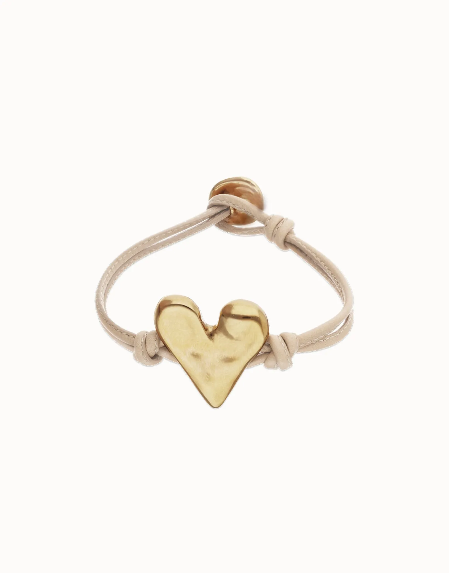 Pulsera de cuero camel con detalle de corazón bañado en oro 18k