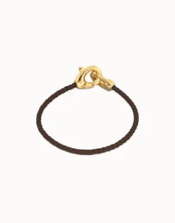 Pulsera de cuero marrón con mosquetón entrelazado en oro