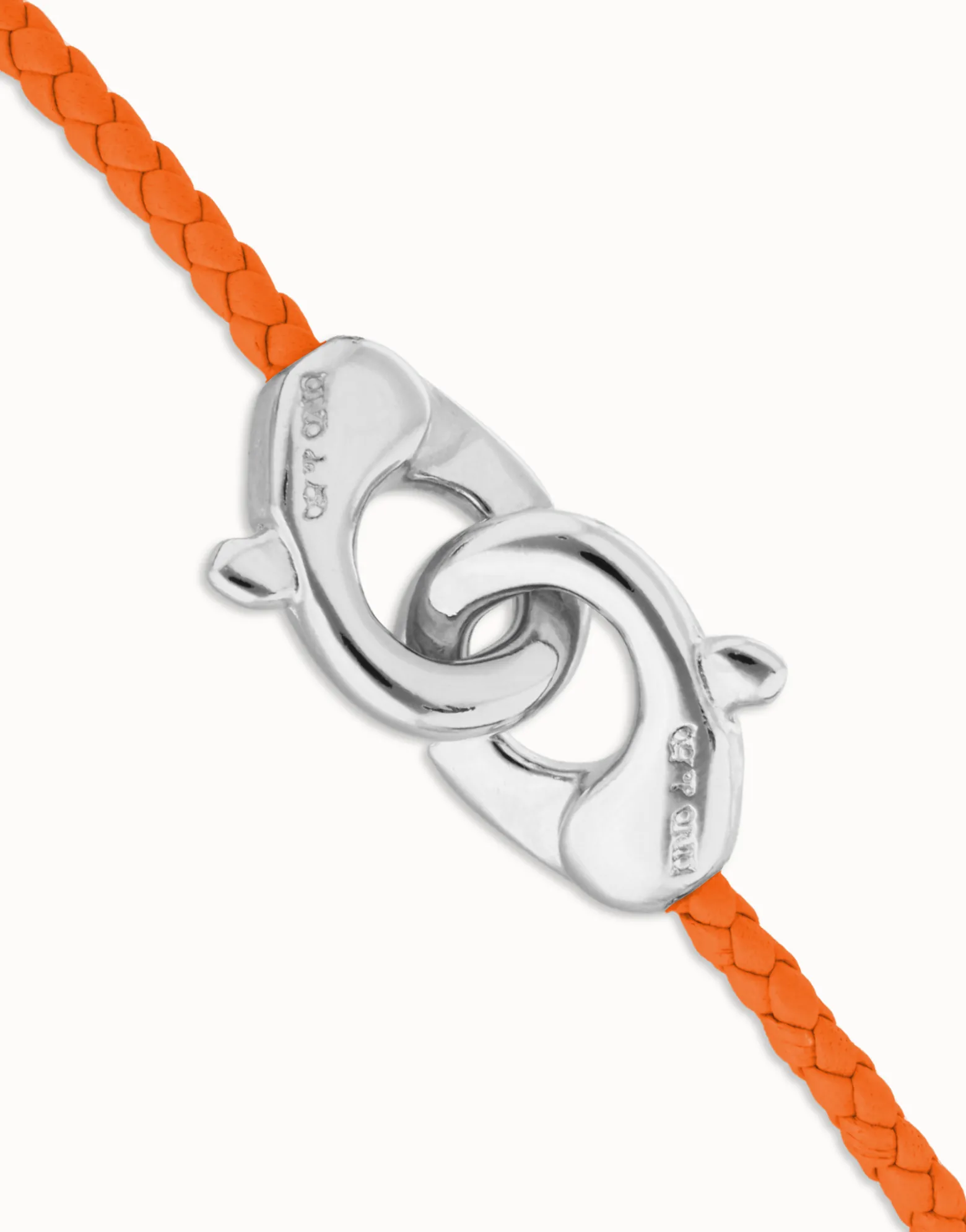 Pulsera de cuero naranja con mosquetón entrelazado en plata