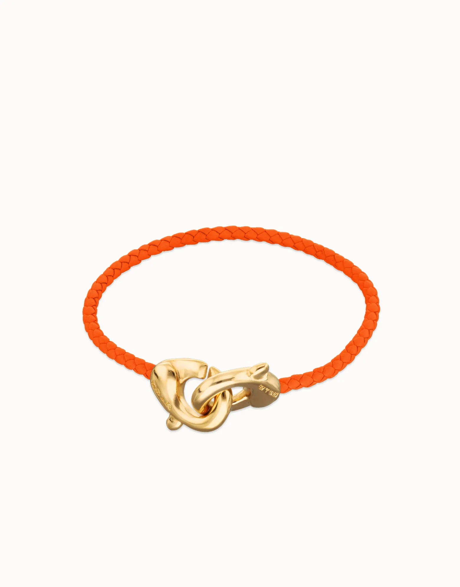 Pulsera de cuero naranja con mosquetón entrelazado en oro