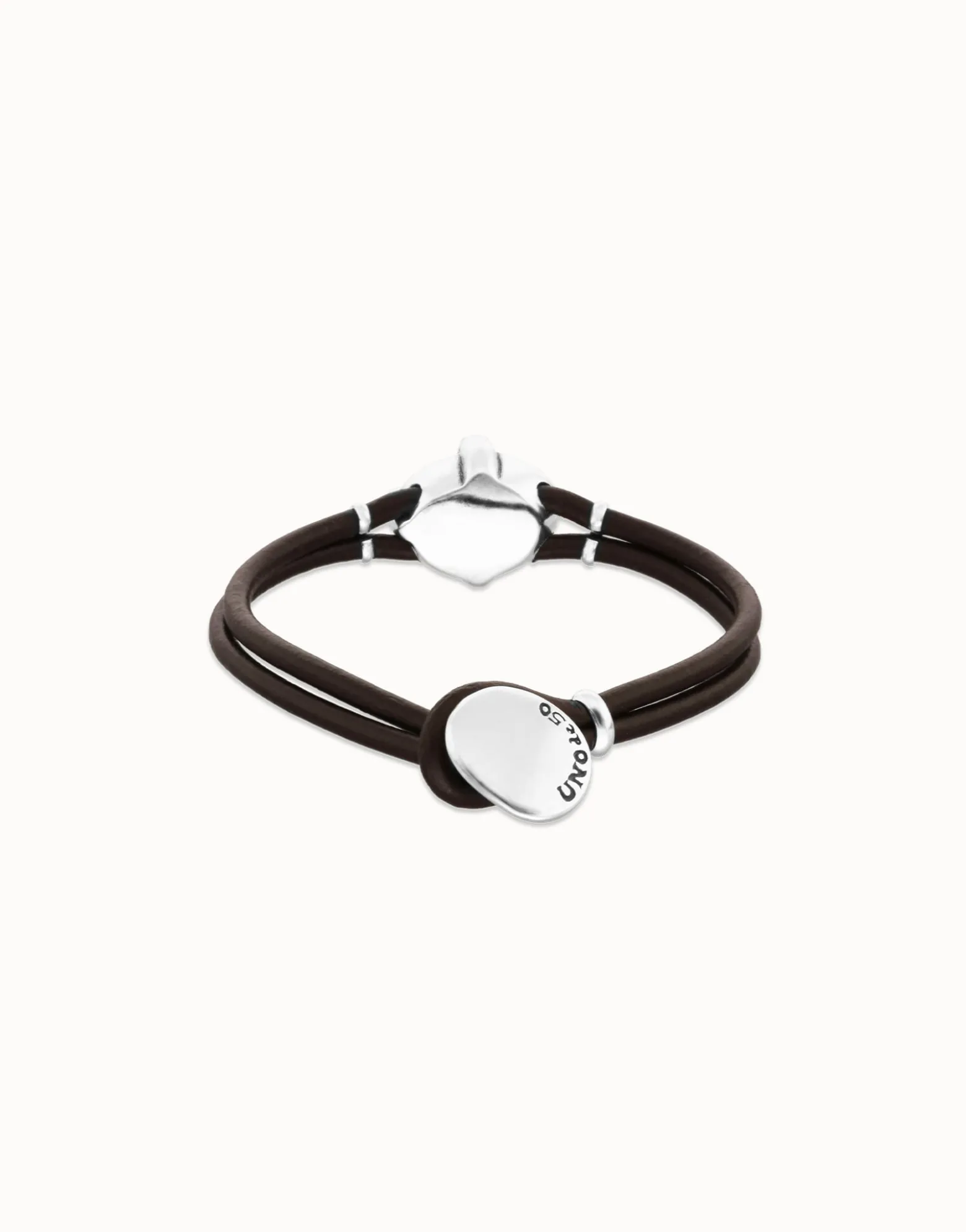 Pulsera de cuero y baño en plata con cristal facetado ovalado negro