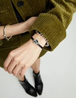 Pulsera de cuero y baño en plata con cristal facetado ovalado negro