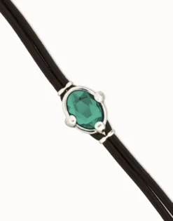 Pulsera de cuero y baño en plata con cristal facetado ovalado verde