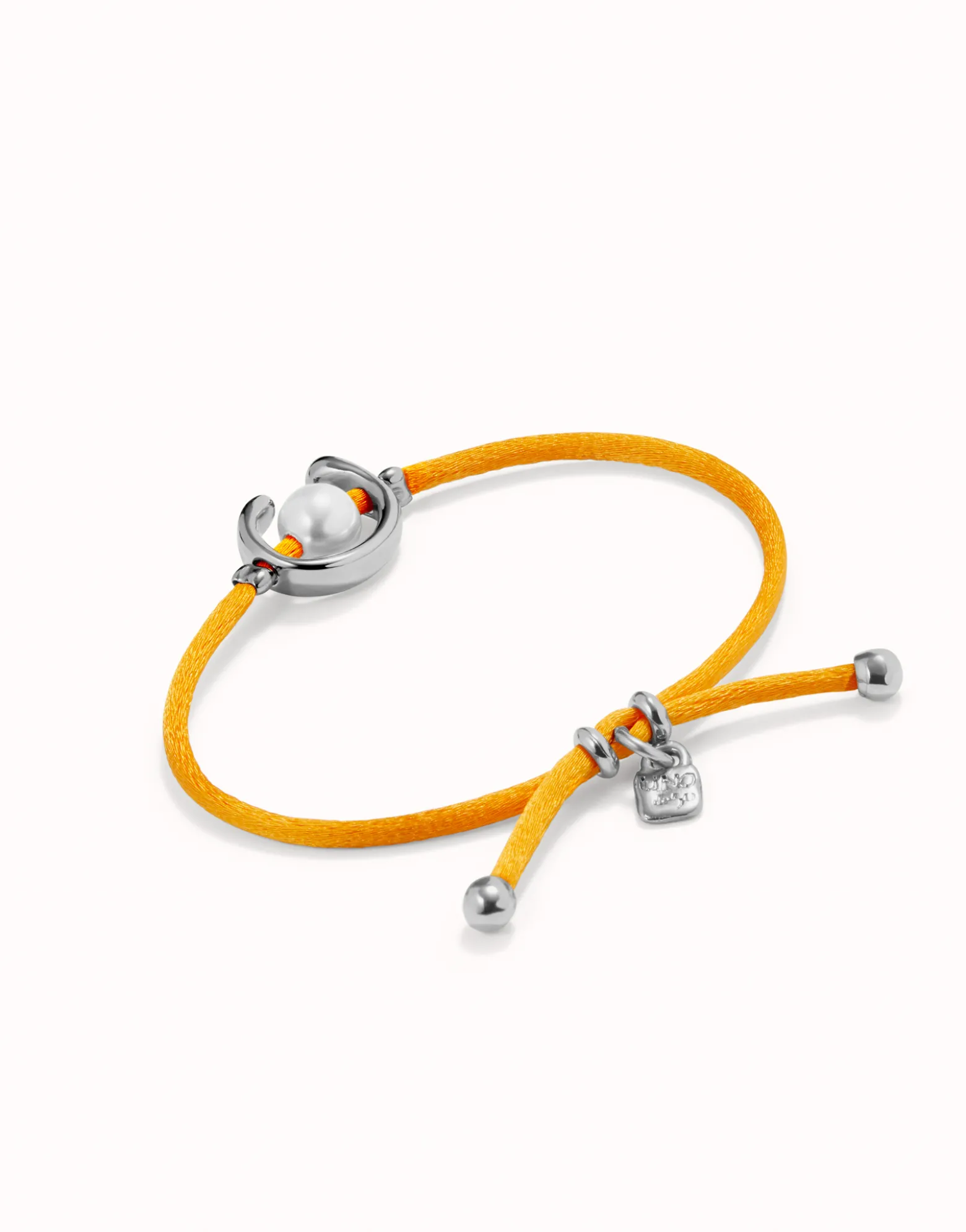 Pulsera de hilo naranja con perla shell fornitura bañada en plata de ley.