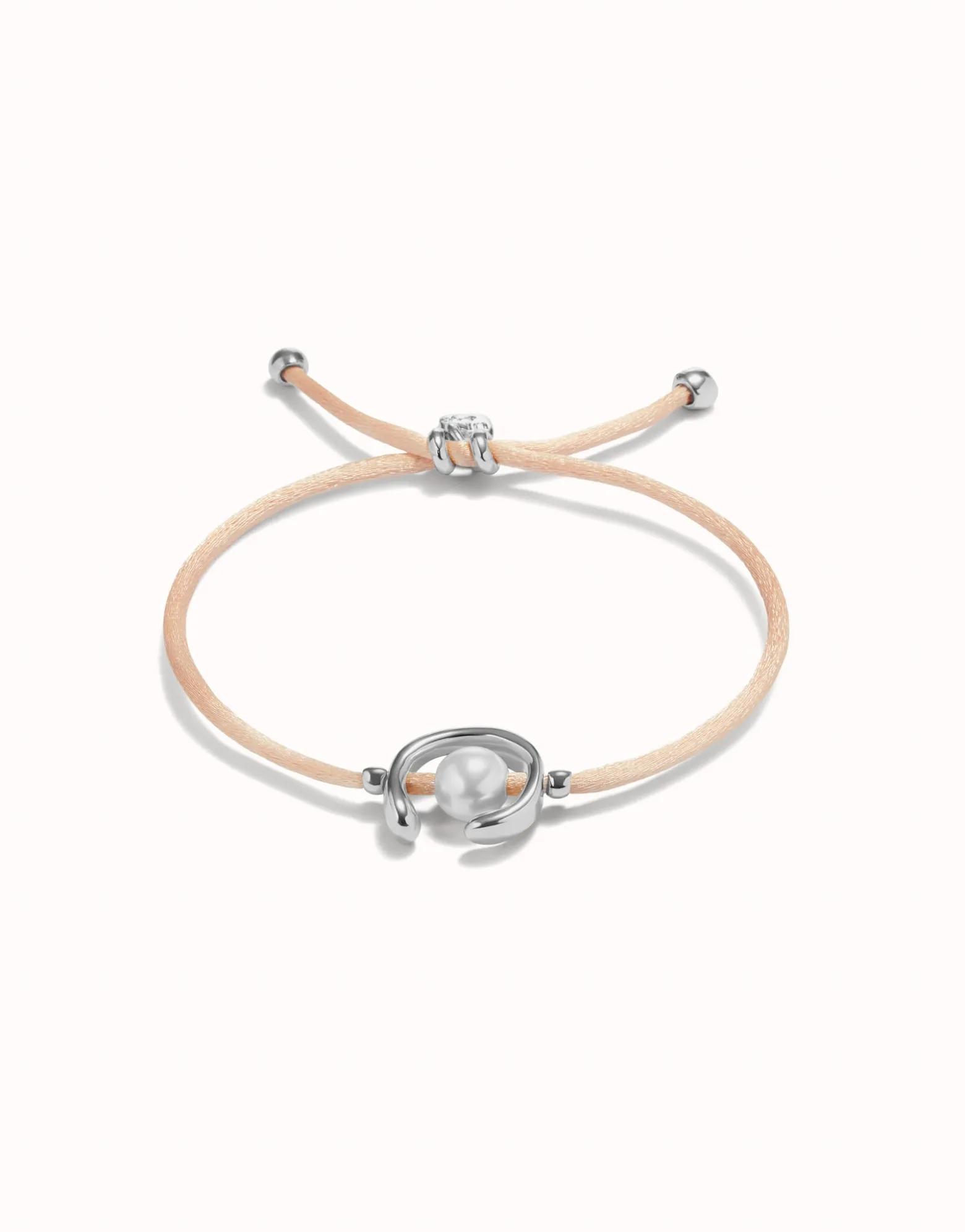 Pulsera de hilo salmón con perla shell fornitura bañada en plata de ley.