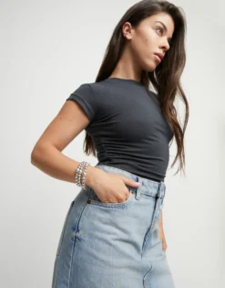 Pulsera de tres tiras de cuentas bañadas en plata de ley