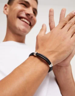 Pulsera doble cuero con 2 circunferencias bañadas en plata de ley
