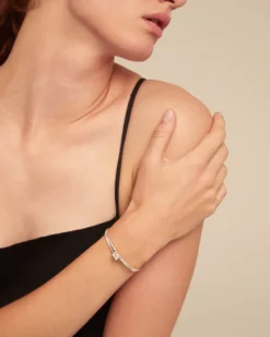 Pulsera rígida bañada en plata de ley con circonita blanca