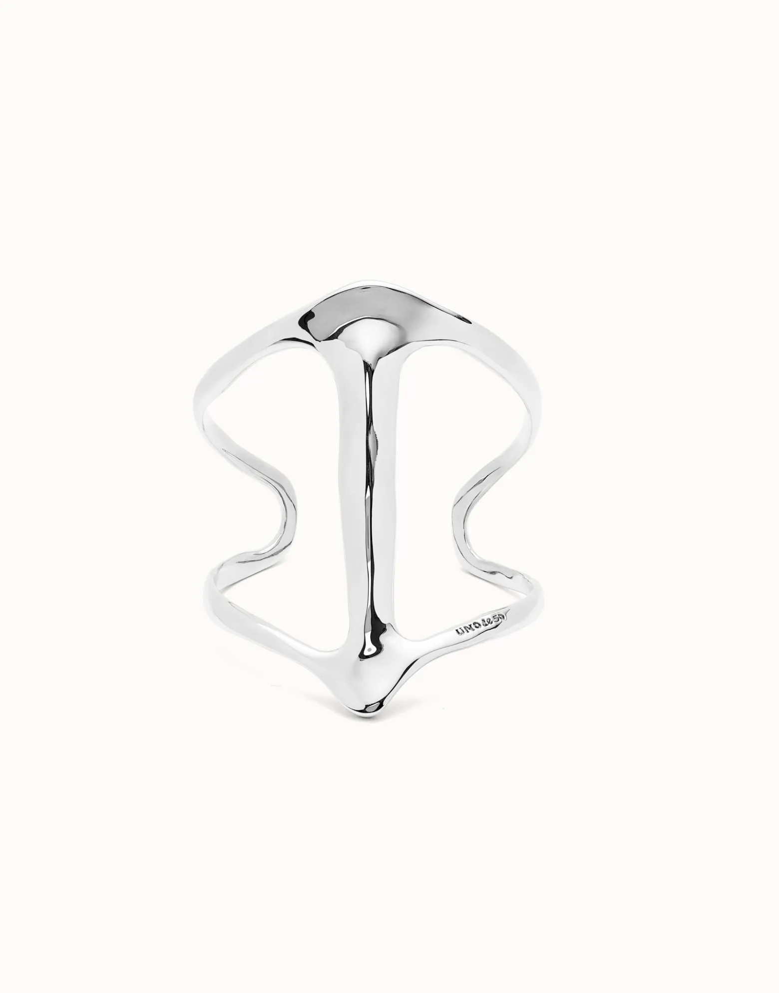 Pulsera rígida bañada en plata de ley estructura mantarraya
