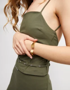 Pulsera rígida bañada oro 18k acabado liso y forma cuadrada