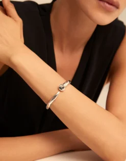 Pulsera rígida en plata de ley con forma de clavo