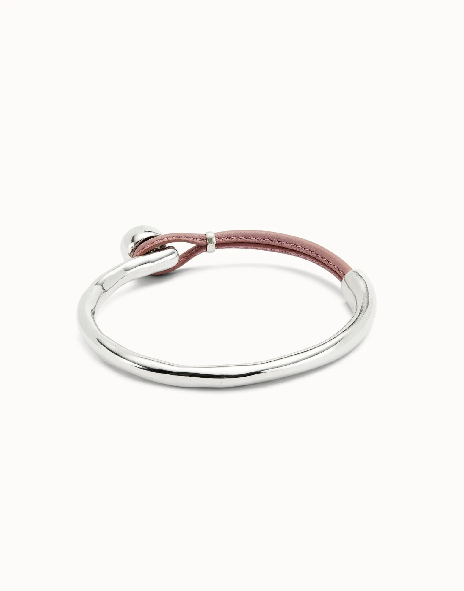 Pulsera semirígida bañada en plata de ley con cuero de color lila